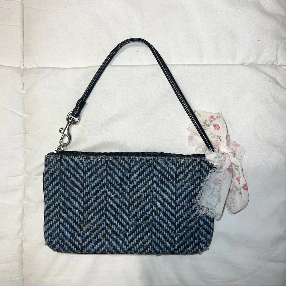 Y2K Coach Hampton Blue Wool Tweed Herringbone Wristlet - Picture 2 of 5